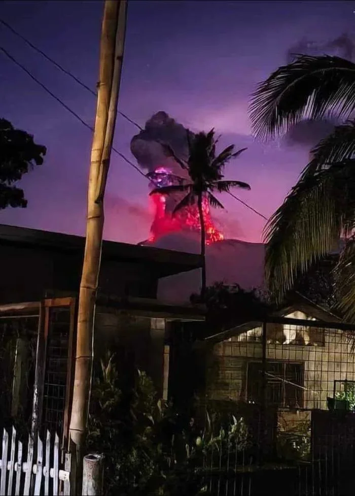 Oops, the Kanlaon volcano just erupted, the smoke plume is already at an altitude of 5 km, everyone thinks that's it... - Volcano, Eruption, Anxiety, Earthquake