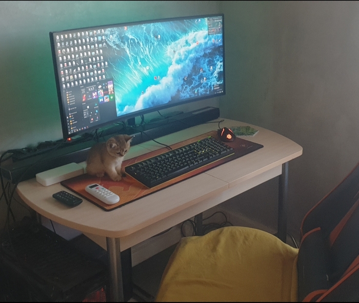 Наше учебно-рабочее место и сисадмин:)