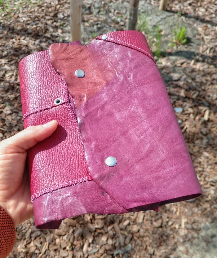 Juicy notebook-berry #62 - My, Handmade, Needlework without process, Leather products, Natural leather, Accessories, Notebook, Fantasy, Sewing, Leather, Hobby, Работа мечты, Work, Longpost