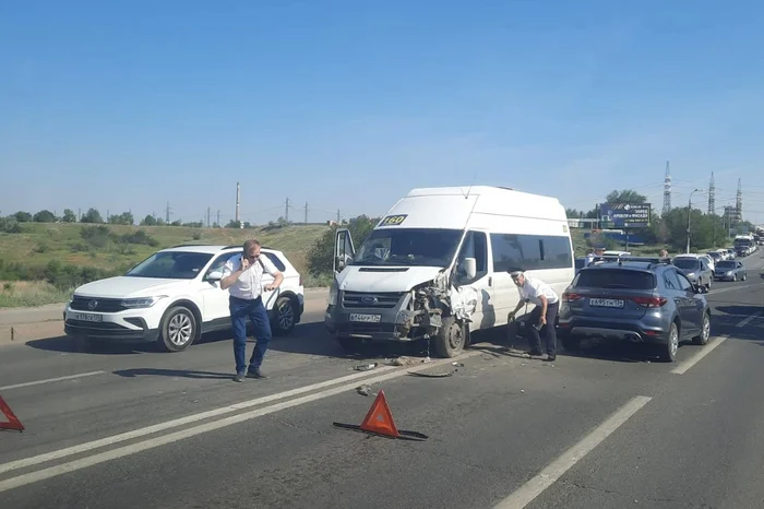 The result of gross repeated violations of traffic rules always has the same result - My, Violation of traffic rules, Volgograd, Minibus, Inadequate, Video, Negative