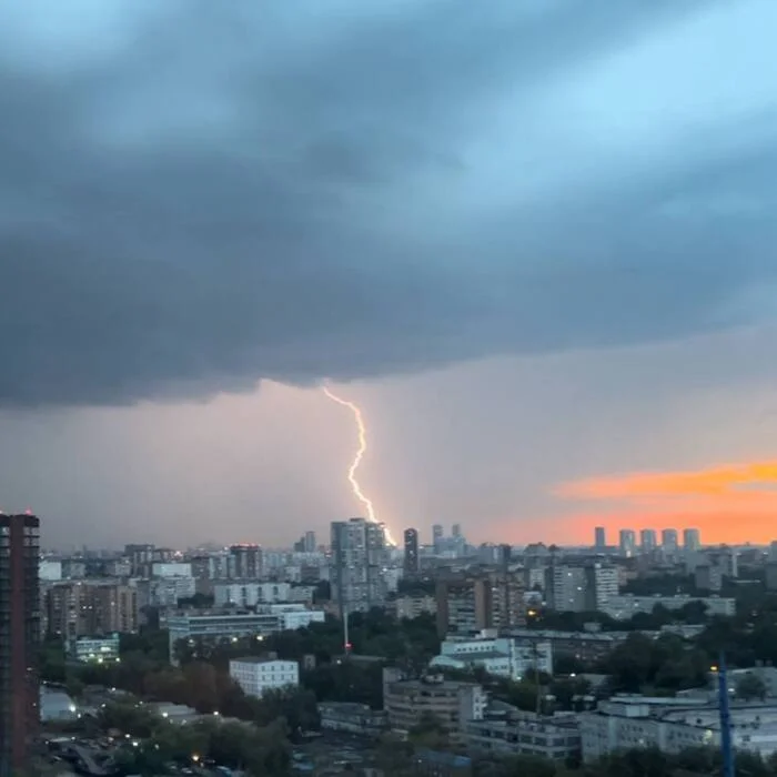 Moscow. Storm - My, Thunderstorm, The photo, Photo on sneaker, Longpost