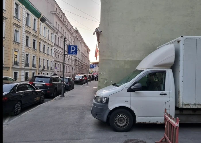 Birat tvornik and safe St. Petersburg - Неправильная парковка, SPIEF, Migrants, Saint Petersburg, Longpost