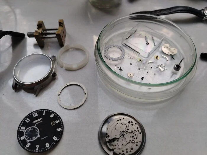 Correcting watch service errors - My, Workshop, Clock, Master, Hobby, Rukozhop, Craftsmanship, Restoration, Wrist Watch, Work from home, The photo, Emotions, Made with straight arms, Longpost, Straight arms
