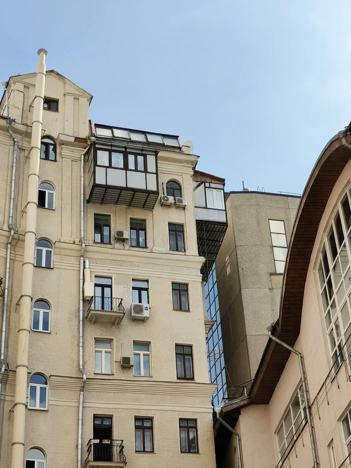 How to double the area of ??an apartment opposite the Kremlin - Moscow, Balcony, Headquarters, Tverskaya Street