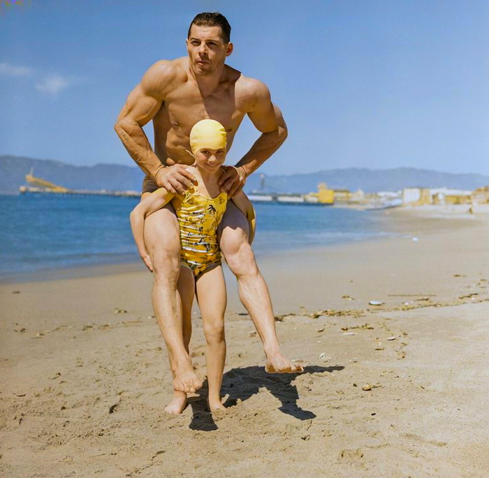 Подборка фотографий из прошлого, которые заставляют удивиться. 20 раскрашенных фотографий из ХХ века Старое фото, Историческое фото, Колоризация, 20 век, Длиннопост