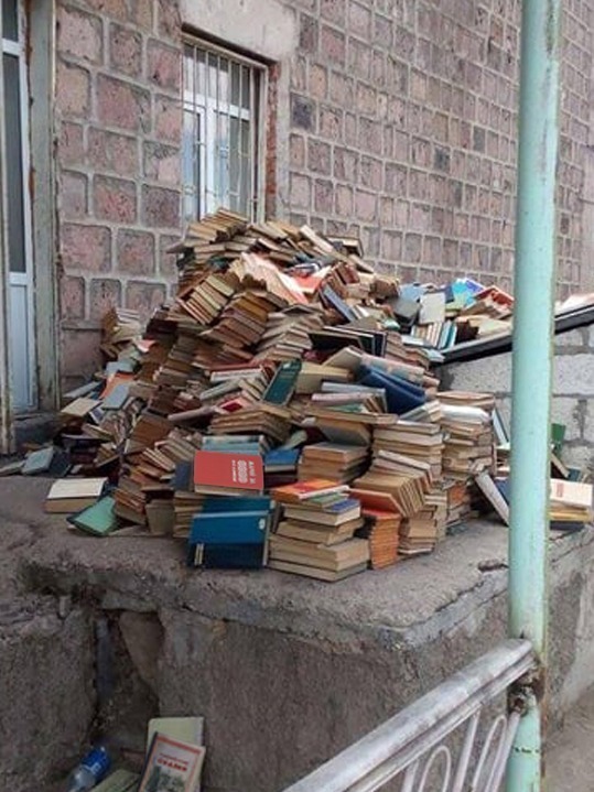 Books in your native language go to waste! - Pupils, School, Books, Waste paper, The culture, Mari El, Mari, Mariyka, Yoshkar-Ola, Studies, Library, Collection, Folk songs, Children's fairy tales, Story, Children's literature, Parenting, Lesson, Longpost