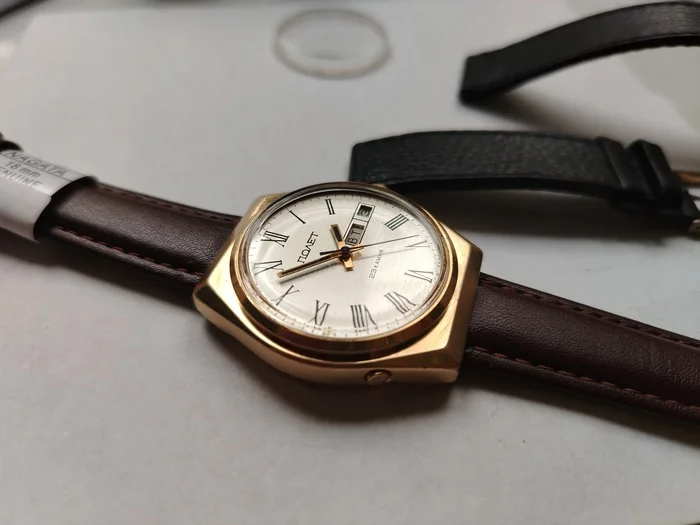 A job that makes me happy! - My, Workshop, Master, Clock, Hobby, Rukozhop, Craftsmanship, Wrist Watch, Restoration, Work from home, Emotions, The photo, Made in USSR, Longpost