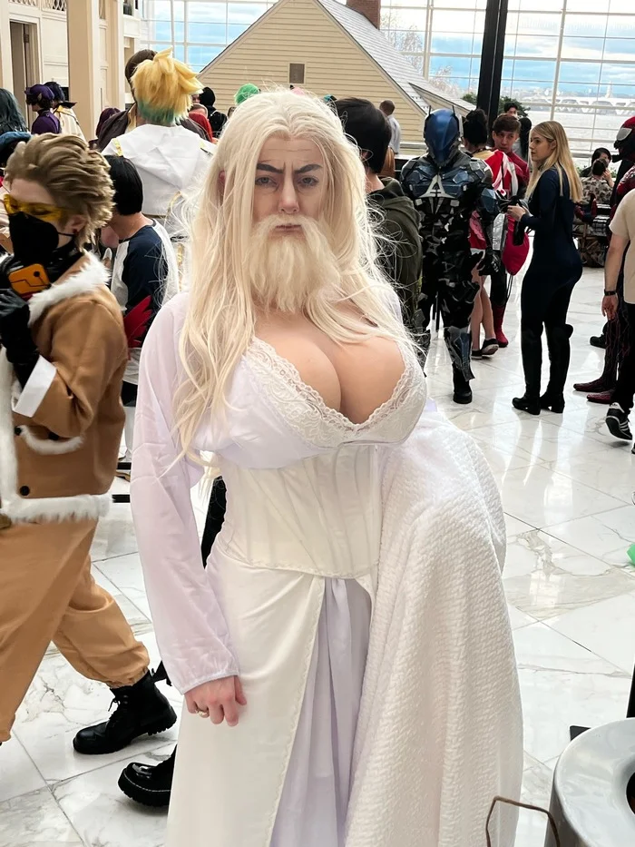 Gandalf! What the hell is this!??? - Gandalf, Lord of the Rings, Tolkien, Cosplay, Cosplayers, Humor, Boobs, What's happening?, Strange humor, Sarcasm, Irony, Wizards, Costume