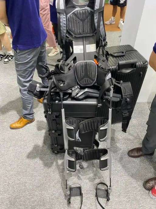 Exoskeletons for various workers: firefighters, loaders, etc. - My, China, Exhibition, Special, Equipment, Exoskeleton, Special services, Cloth, Small business, Business, Longpost