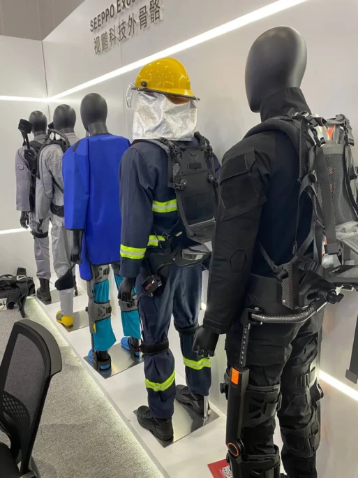 Exoskeletons for various workers: firefighters, loaders, etc. - My, China, Exhibition, Special, Equipment, Exoskeleton, Special services, Cloth, Small business, Business, Longpost