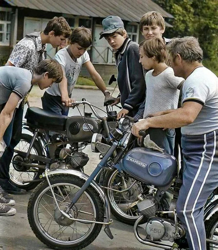 Мотосекция в пионерлагере Юность московского завода Эра, 1985 год - Мото, Мотоциклисты, Экстрим, Скорость, Сделано в СССР, СССР, Пионерский лагерь, Детство в СССР, Telegram (ссылка)