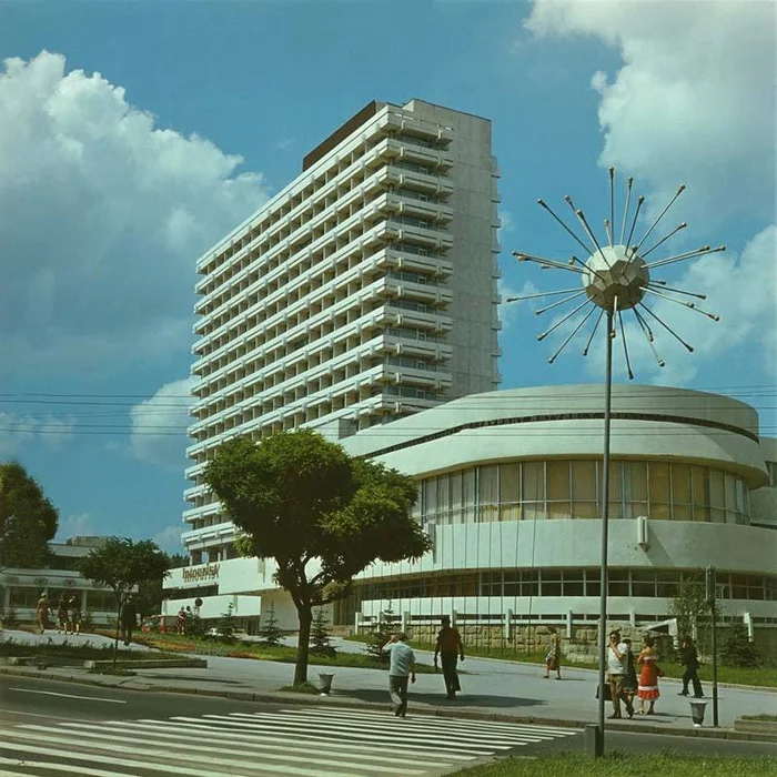 Hotel Intourist in Chisinau, Moldavian SSR, 1983 - Moldavian, Kishinev, Hotel, Childhood in the USSR, Made in USSR, the USSR, Telegram (link)