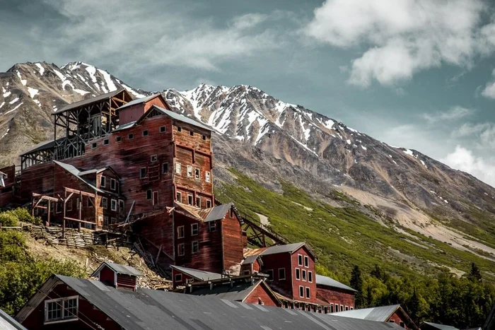 Abandoned copper mine in the mountains of Alaska - Abandoned, Travels, Alaska, Mine, Longpost