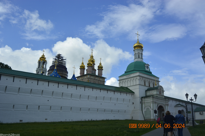 И сама Троице-Сергиева Лавра вблизи