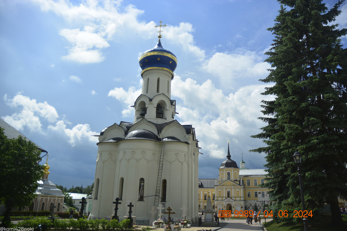 Духовская церковь и Келарская башня