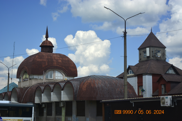 И на ноте красивого здания вокзала...