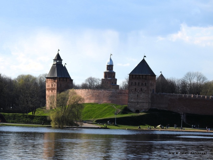 Новгородский Детинец, Великий Новгород. Фото с борта теплохода "Вече". Весна 2024