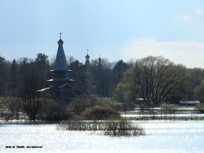 Витославлицы - Музей народного деревянного зодчества. Фото с борта теплохода "Вече". Весна 2024