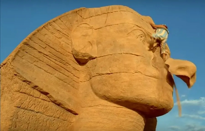 Кадр из к/ф «Астерикс и Обеликс: Миссия Клеопатра».