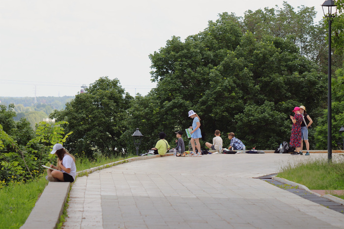 Юные художники на пленэре.