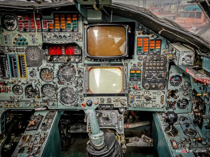 Who forgets how to turn on the turn signals in the car? - Made in USSR, Aviation, Airplane, Su-24, The photo, Dashboard