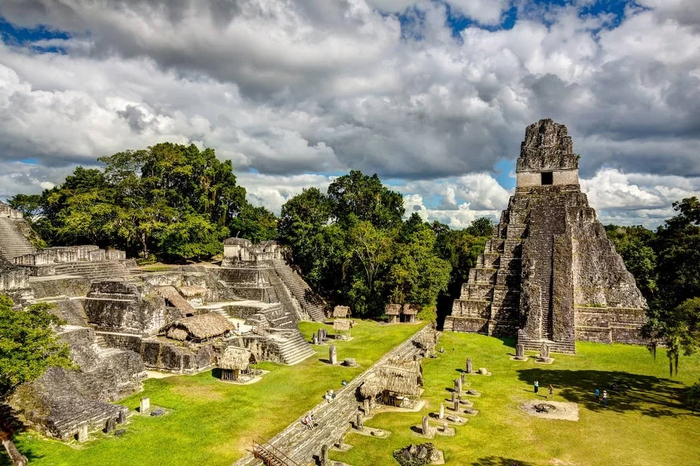 Город майя Тикаль. Хоть от него и остались руины, можно оценить мастерство древних зодчих. <!--noindex--><a href="https://pikabu.ru/story/inki_mayya_i_atsteki_kak_slozhilas_sudba_vlastiteley_yuzhnoy_ameriki_dozhili_li_ikh_potomki_do_nashikh_dney_11498897?u=http%3A%2F%2Fwww.u-f.ru&t=www.u-f.ru&h=83a1a91efaecc9db2770befa2673fa3f04bda241" title="http://www.u-f.ru" target="_blank" rel="nofollow noopener">www.u-f.ru</a><!--/noindex-->