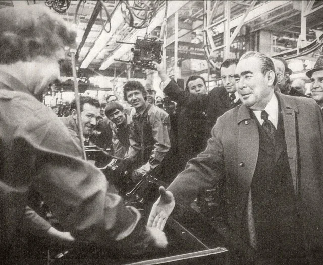 Leonid Ilyich greets a worker at the Automobile Plant - Leonid Brezhnev, Workers, Conveyor, 70th, the USSR