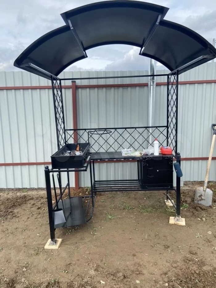 The barbecue Pyatigorsk is a work of art, I have never seen such a facade in my 44 years - Brazier, Metal products, Male, Shashlik, Video, Vertical video, Longpost