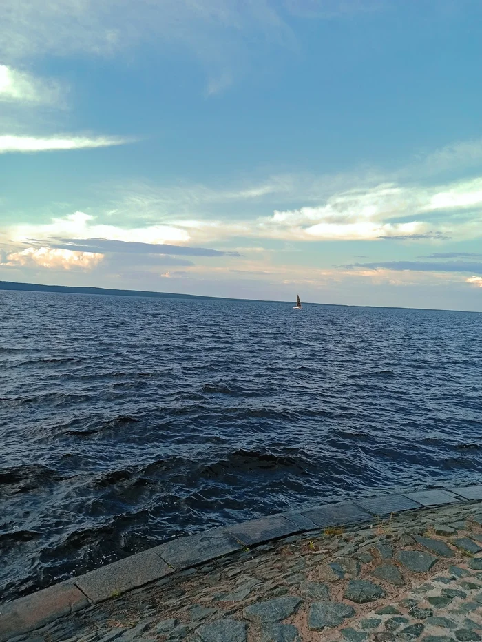 The lonely sail is white - My, Mobile photography, Images, Shore, Summer, Nature, A boat, Wave