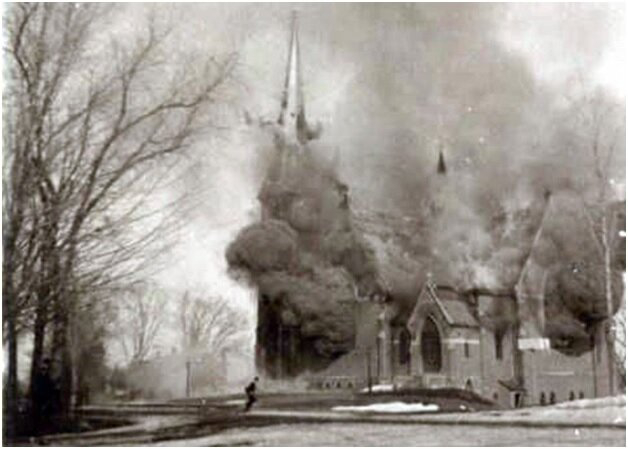 Церковь Вест-Сайд во время взрыва