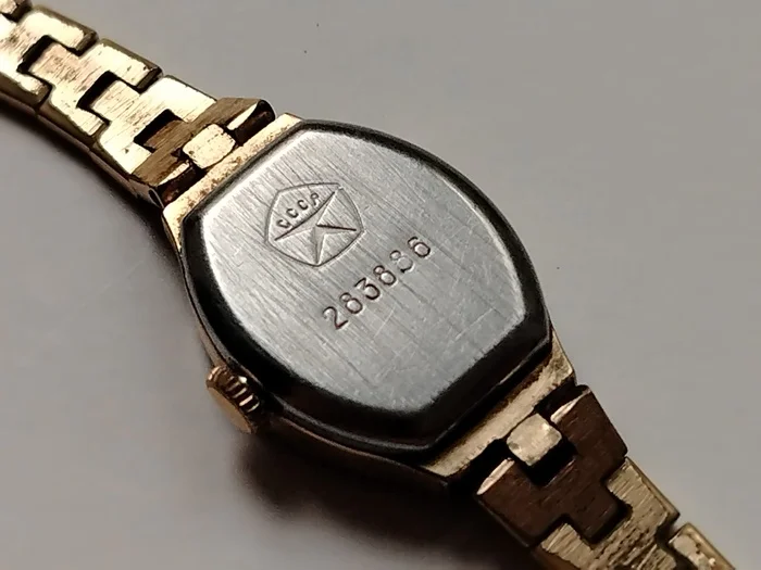 Make the client happy! - My, Master, Workshop, Clock, Hobby, Breaking, Craftsmanship, Wrist Watch, Women's Watches, Made in USSR, Restoration, The photo, Emotions, Video, Longpost
