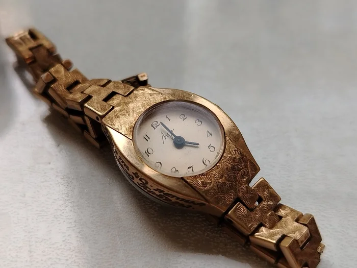 Make the client happy! - My, Master, Workshop, Clock, Hobby, Breaking, Craftsmanship, Wrist Watch, Women's Watches, Made in USSR, Restoration, The photo, Emotions, Video, Longpost