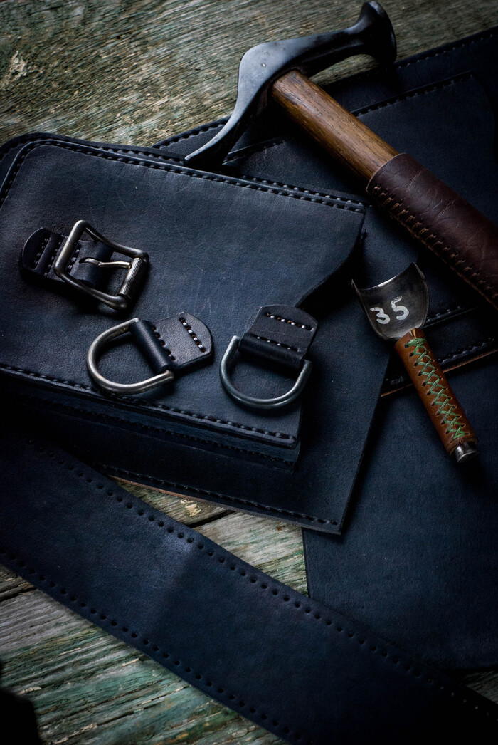 Каждый стежок шва затягивается вручную