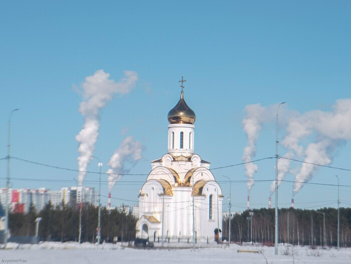 Храм святой мученицы Татианы недалеко от театра