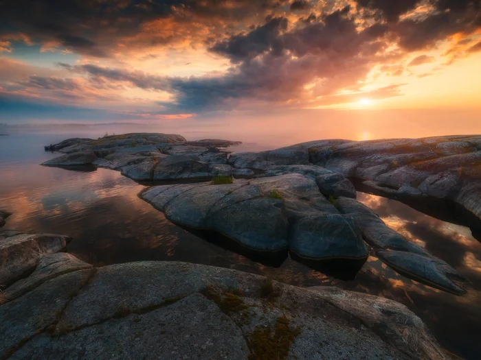 Morning on Ladoga - My, Travel across Russia, The photo, Landscape, Ladoga, Water, Ladoga lake, Reflection, Fog, Lake, The rocks