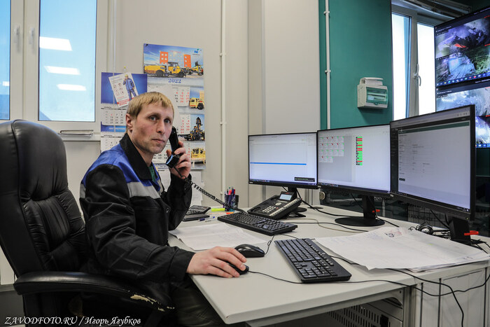 Из серии «Именно они делают Россию великой» - снято мной на руднике «Северный» (Кольская ГМК)