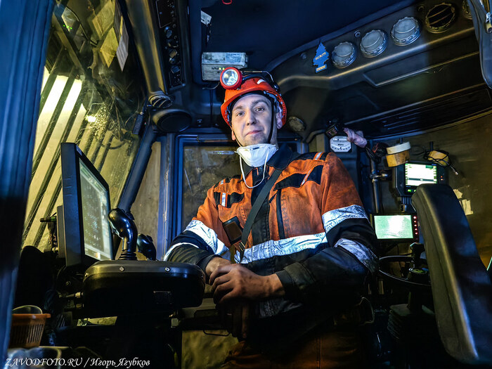 Из серии «Именно они делают Россию великой» - снято мной на руднике «Северный» (Кольская ГМК)