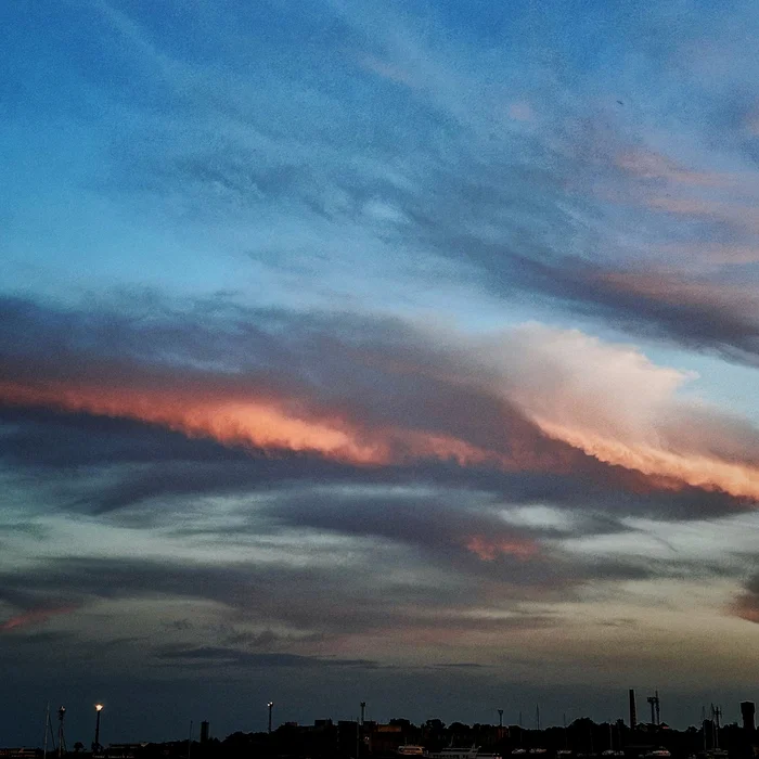 Sunset clouds over Evpatoria - My, The photo, Mobile photography, Crimea, Nature, Evpatoria, Sky, Sunset, Clouds, Evening, Summer