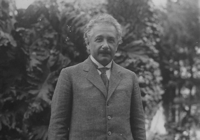 Is it true that Einstein is the author of the quote about two ways to live life? - My, Albert Einstein, Quotes, A life, Utterance, Wisdom, Person, Facts, Проверка, Research, Informative, author, Miracle, Scientists, People, Longpost