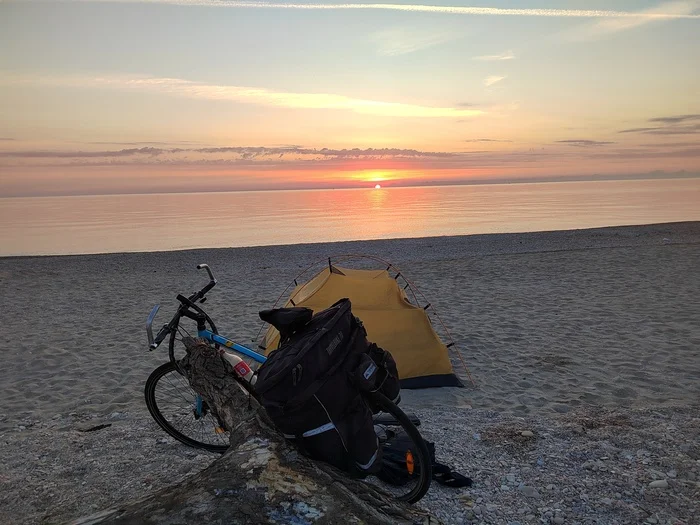 I'm currently traveling on a bike along the Italian Adriatic. - My, A bike, Hike, Italy, Camping, Tent, Bike ride, Adriatic, Travels, Sea, Туристы, Video, Youtube, Longpost, Hippie