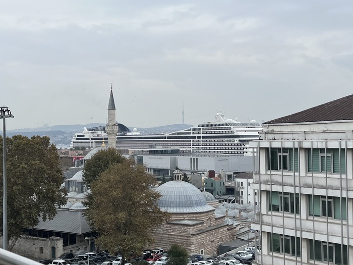 ����� ������ �������� �� ��� ���� ����, ����� ����� � 10 ������� ������ �� �����, ����� ��� � ����� �� ��� �� ������.