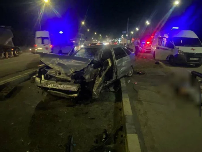 Toyota drove into the oncoming lane and caused a fatal accident - Negative, Incident, Violation of traffic rules, Road accident, Auto, Crash, Novorossiysk, Meeting, Lada, Death, Longpost, Repeat
