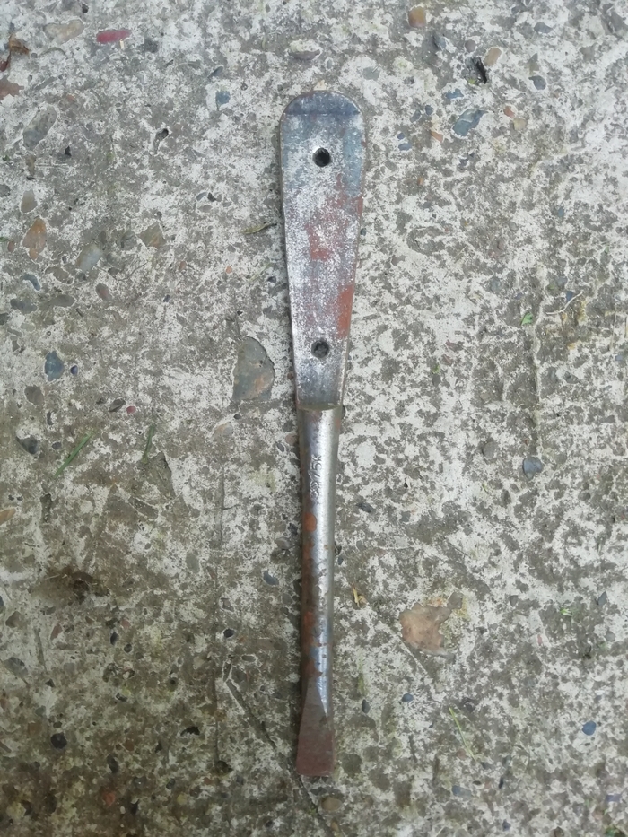 офигенный чемодан (набил тряпками, чтобы придать форму)