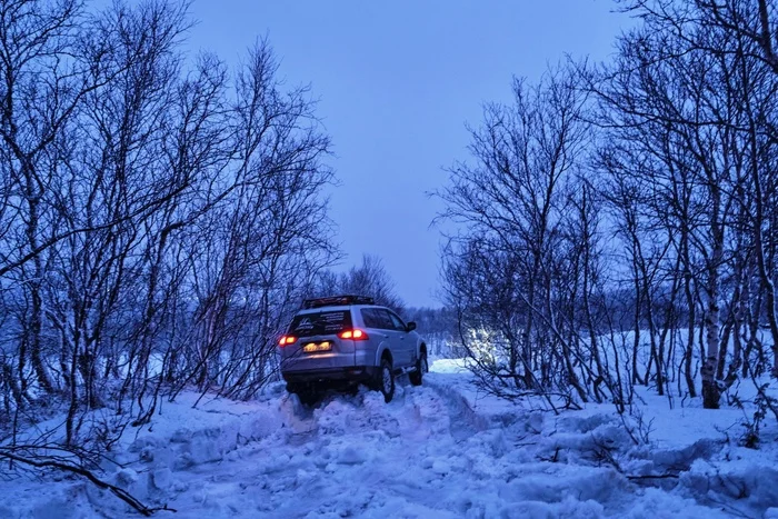 A gang in different Mitsubishi beats the road to the labyrinth! Last snow and first water, Perekati-Kola - My, North, Road trip, Travel across Russia, Youtube, Туристы, Snow, Murmansk, Spring, 2024, Mitsubishi Pajero, Jeepers, Video, Longpost