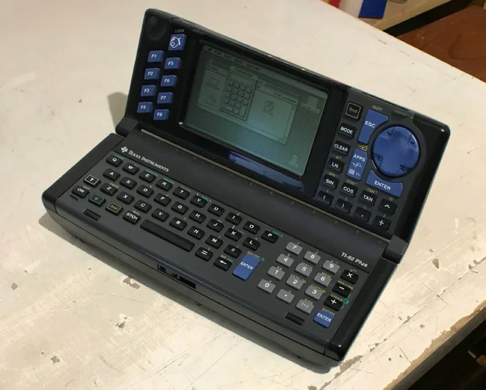 Installing System 6 on the Ti-92 Plus allows you to use the calculator while you are using the calculator - Humor, Calculator, Mac, Mac os, Texasinstruments