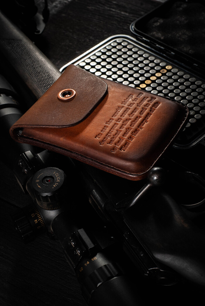 И подсумок для документов ( охот билет, роха)