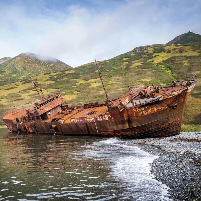 A whaling schooner washed ashore by a storm in Morzhovaya Bay, Kamchatka - Abandoned, Travels, Kamchatka, Fishing vessel, Schooner