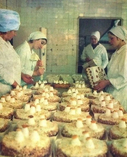 Remember these cakes? - Made in USSR, the USSR, Cake, Old photo, Confectionery factory