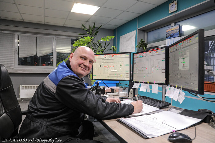 Из серии «Именно они делают Россию великой» - снято мной на обогатительной фабрике в Заполярном (Кольская ГМК)