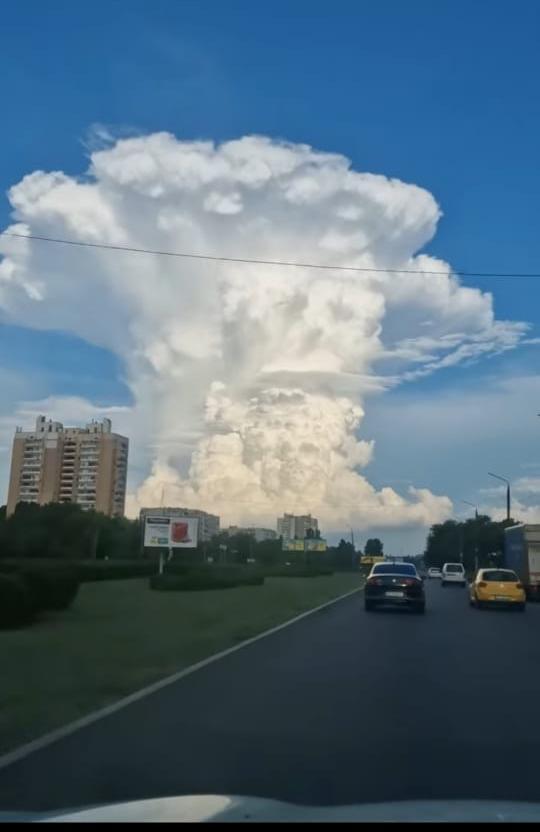 Today the view from Zaporozhye to Energodar and the nuclear power plant - The photo, Dumb, Cumulus, Landscape, Zaporizhzhia, Natural phenomena